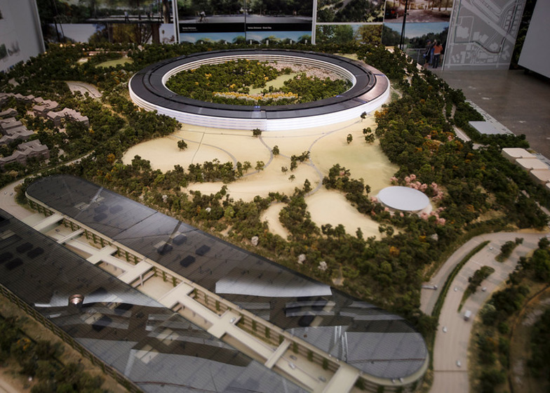 Arquitectura corporativa, maqueta de la nueva sede de Apple en Cupertino California.