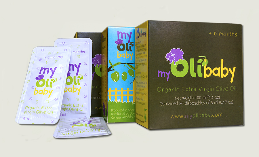 Diseño de packaging MyOliBaby, diseño de caja por ambos lados junto a los sobres monodosis
