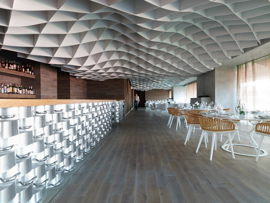 Parametric design applied in interior design in V´ammos restaurant
