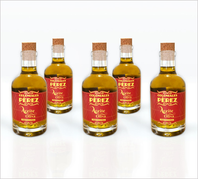 Diseño del packaging de la botella de aceite Coloniales Pérez, vista 1